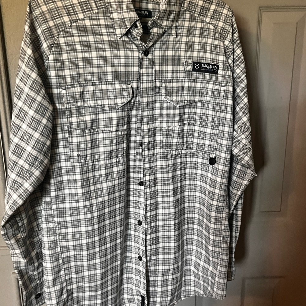 Magellan Outdoors Fishing Gray Plaid Casual Button Down Shirt